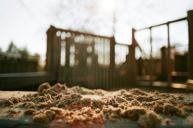 Sandkasten selber bauen: Schritt-für-Schritt-Anleitung für einen stabilen Sandkasten aus Holz