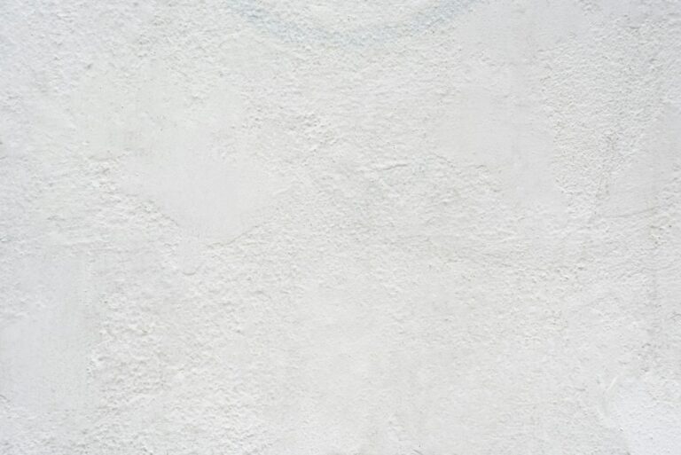 Spachtelmasse für die Wand: Risse ausbessern und Wände perfekt glätten
